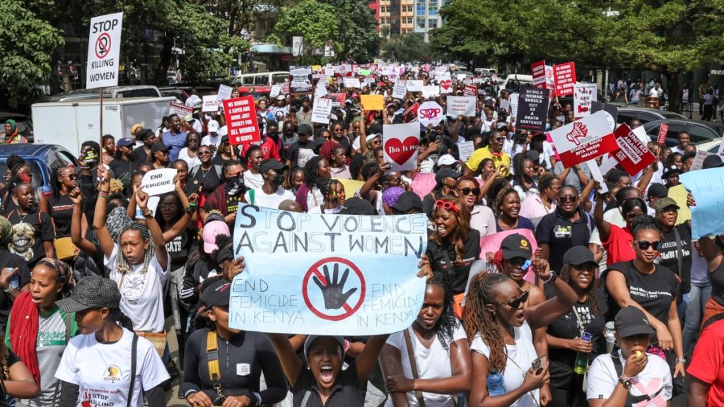 Des milliers de personnes manifestent contre le fémicide au Kenya