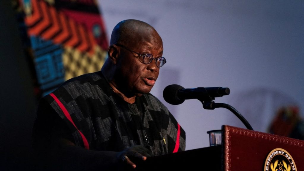 Le président du Ghana reporte la décision sur le projet de loi LGBTQ+