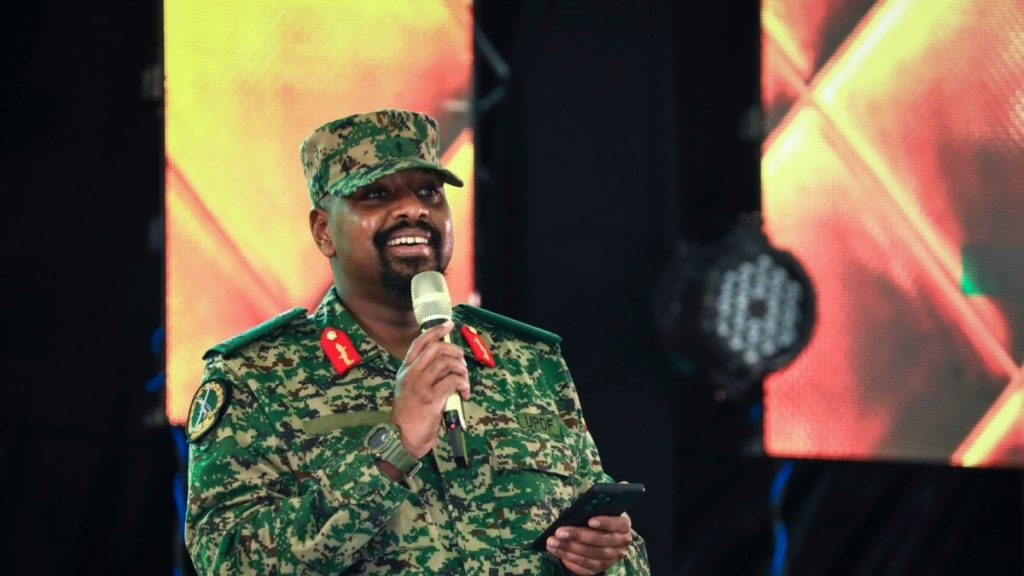 Le président ougandais nomme son fils à la tête des forces armées