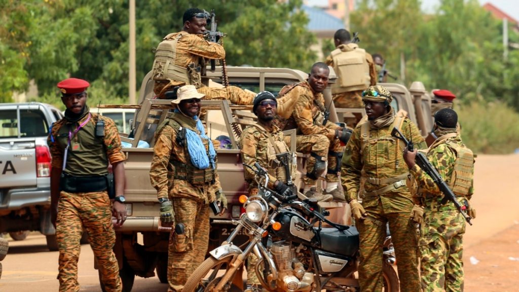 Les rebelles tuent 170 personnes au Burkina Faso