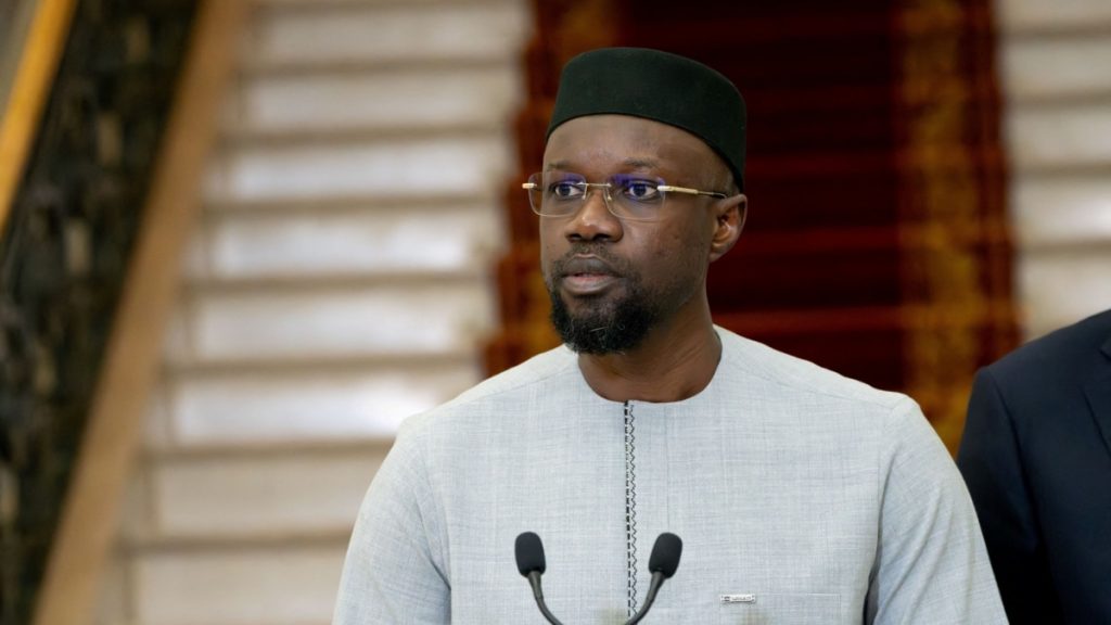 Le président du Sénégal nomme son allié Ousmane Sonko Premier ministre