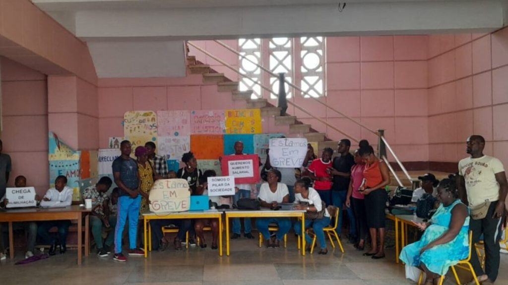 Enseignants et élèves reprennent les cours à pleine capacité après un mois de grève