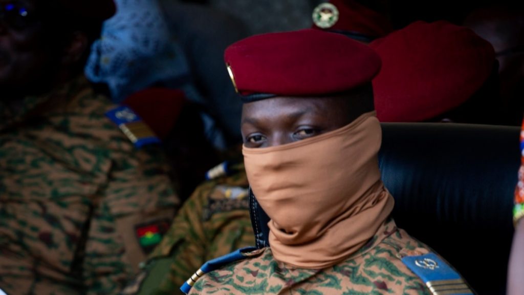 Le Burkina Faso, dirigé par la junte, suspend la BBC et Voice of America pour deux semaines