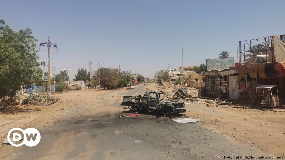 Deslocados sudaneses em fuga