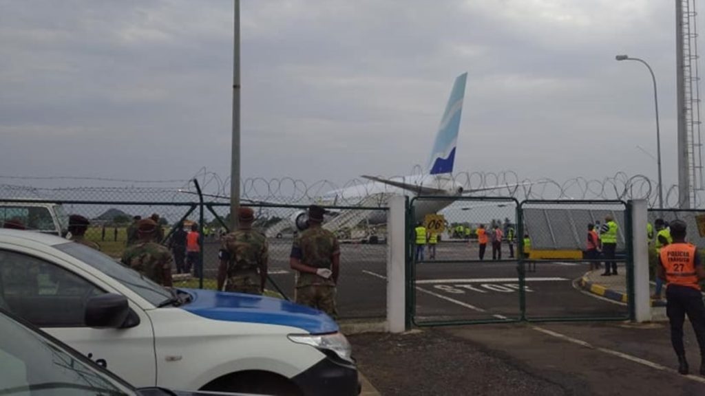 La concession de l'aéroport Nuno Xavier soulève des questions
