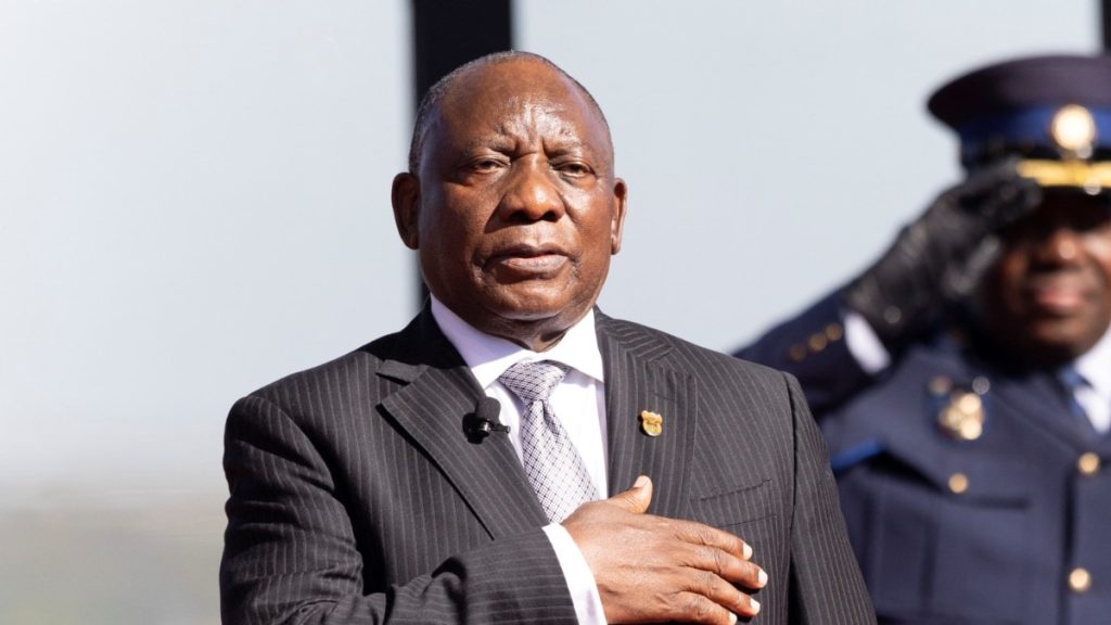 Ramaphosa prête serment pour un second mandat à la présidence de l'Afrique du Sud