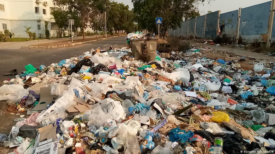 Angola : "Notre fidèle ami est vraiment une poubelle"