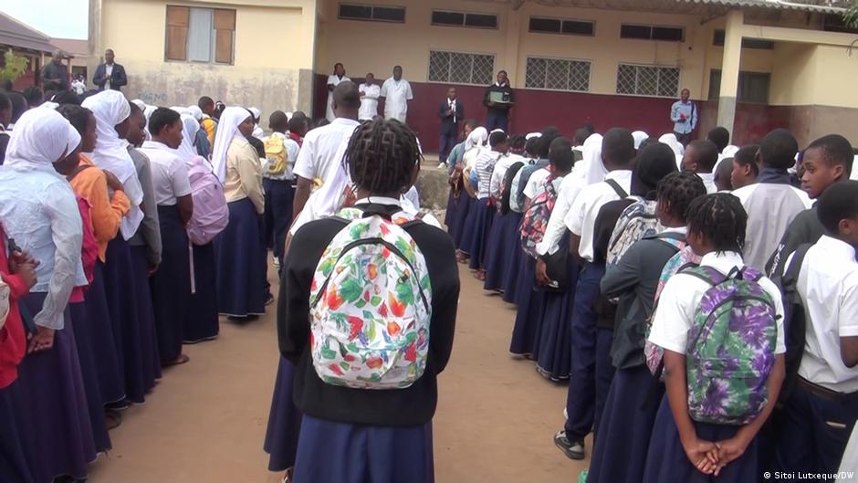 La violence dans les écoles inquiète les parents au Mozambique